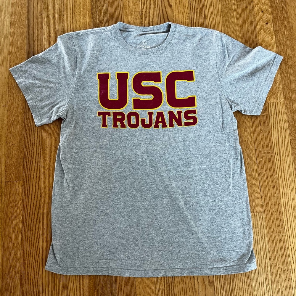 USC Trojans apparel Tee size L